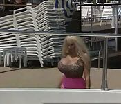 Lolo Ferrari, plus gros seins des années 90