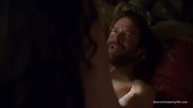 Compilation de scènes nues et de sexe avec Eva Green dans Camelot S01